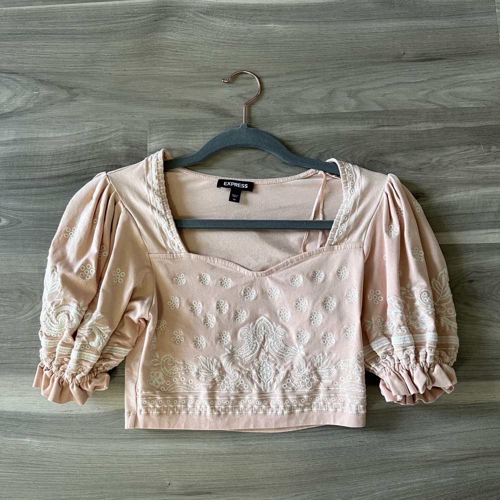 Cropped puff sleeve top